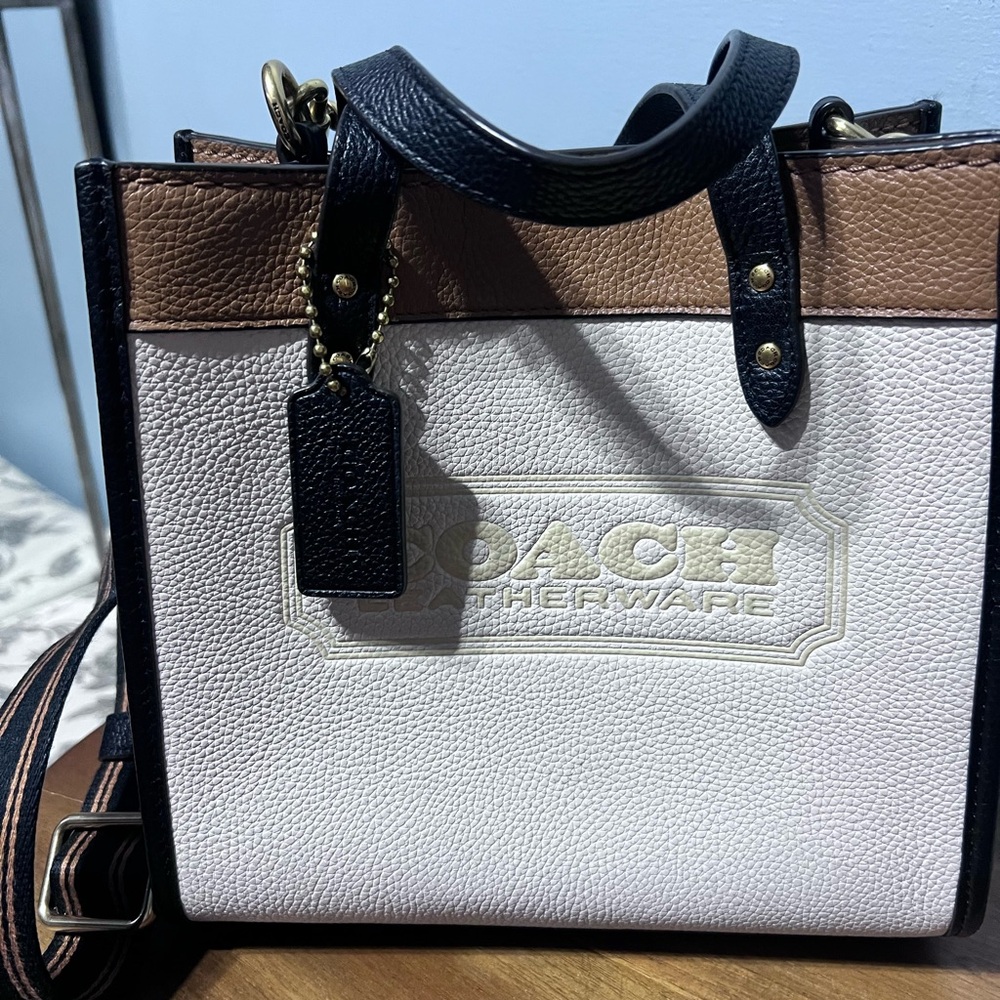 Coach White and Brown Leather Tote Bag with Sophisticated Design